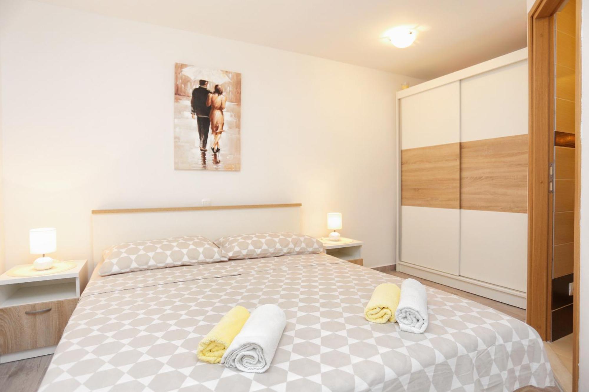 Apartments By The Sea Kastel Kambelovac, Kastela - 8679 Δωμάτιο φωτογραφία